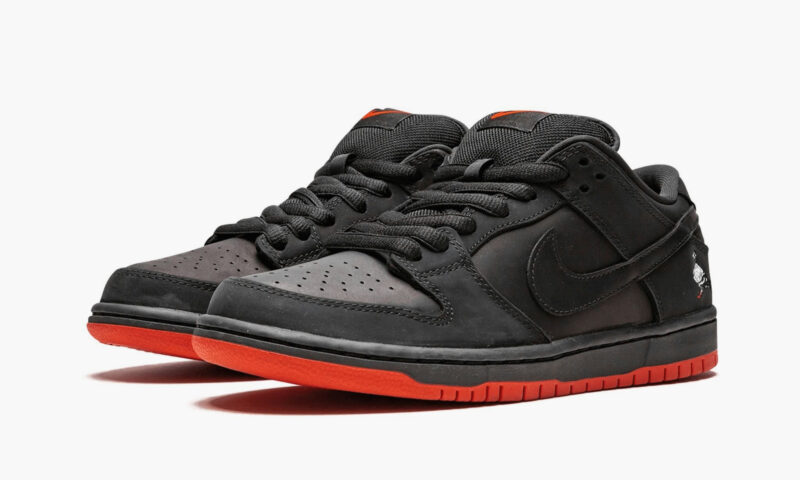 Dunk SB Low Black Pigeon