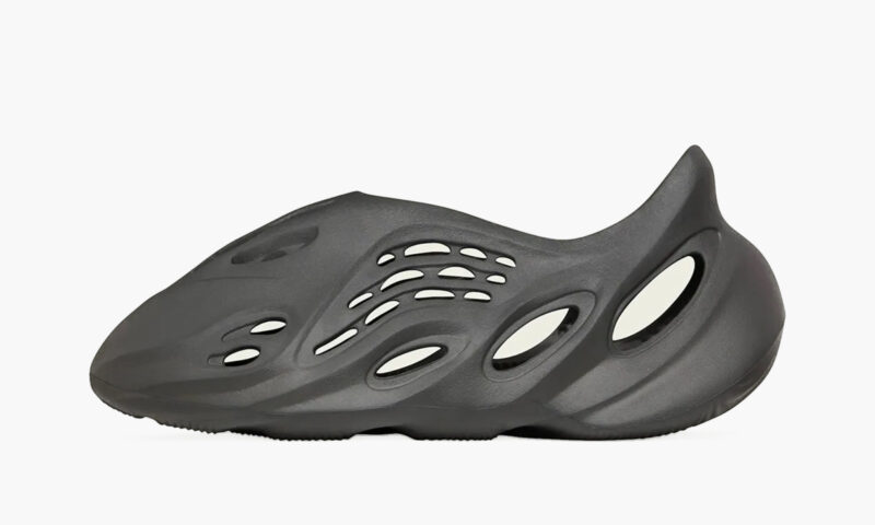foam-rnr-carbon-1 Yeezy Foam RNNR Carbon