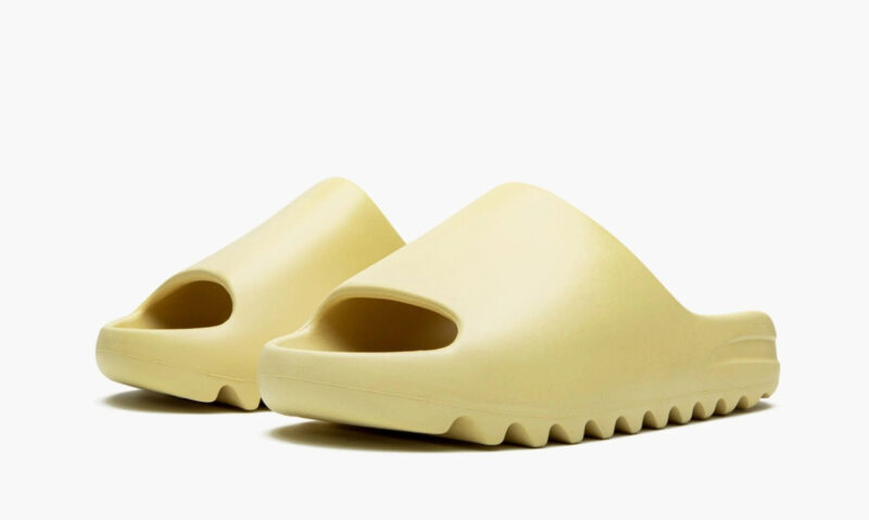 Шлепанцы Yeezy Slide Desert Sand