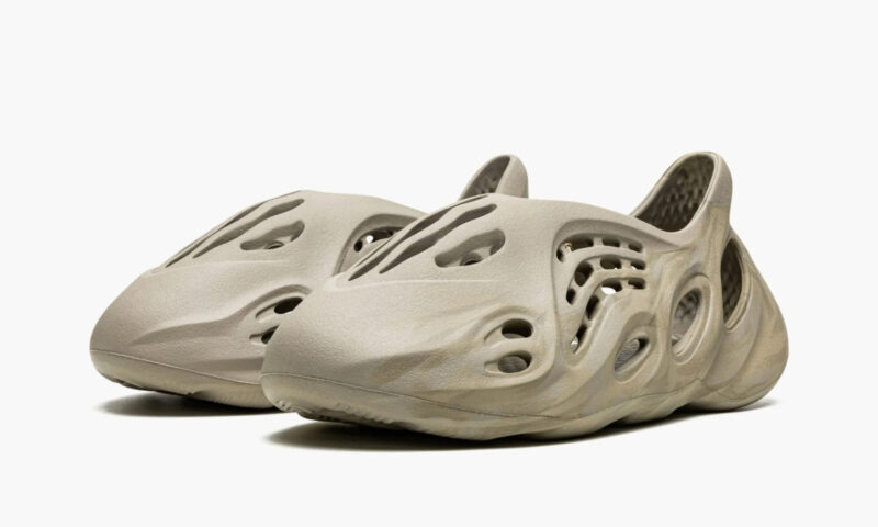 Кроссовки Yeezy Foam RNNR Stone Sage