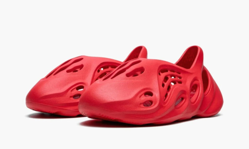 Кроссовки Yeezy Foam RNNR Vermillion