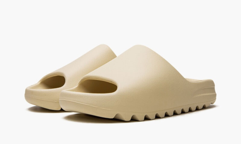 Шлепанцы Yeezy Slide Bone