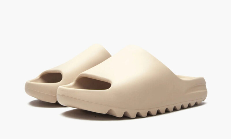 Шлепанцы Yeezy Slide Pure